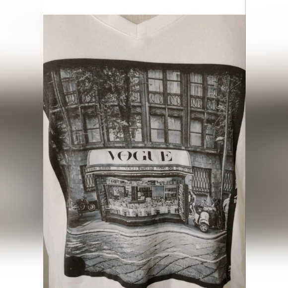 Suzi Roher The Viv T-Shirt Vogue Italia B&W V-Neck Hi-Low Women's Size S - Picture 3 of 5